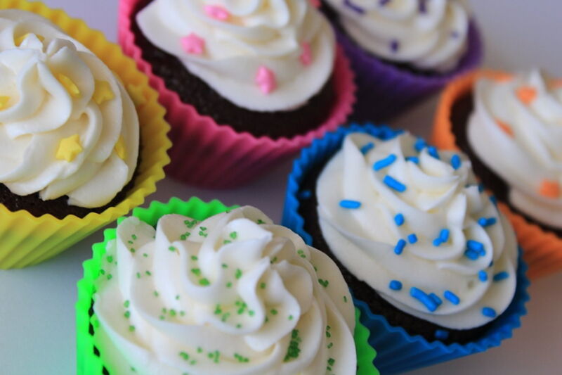 12-Pack Silicone Cupcake Liners – Reusable Nonstick Muffin Baking Cups